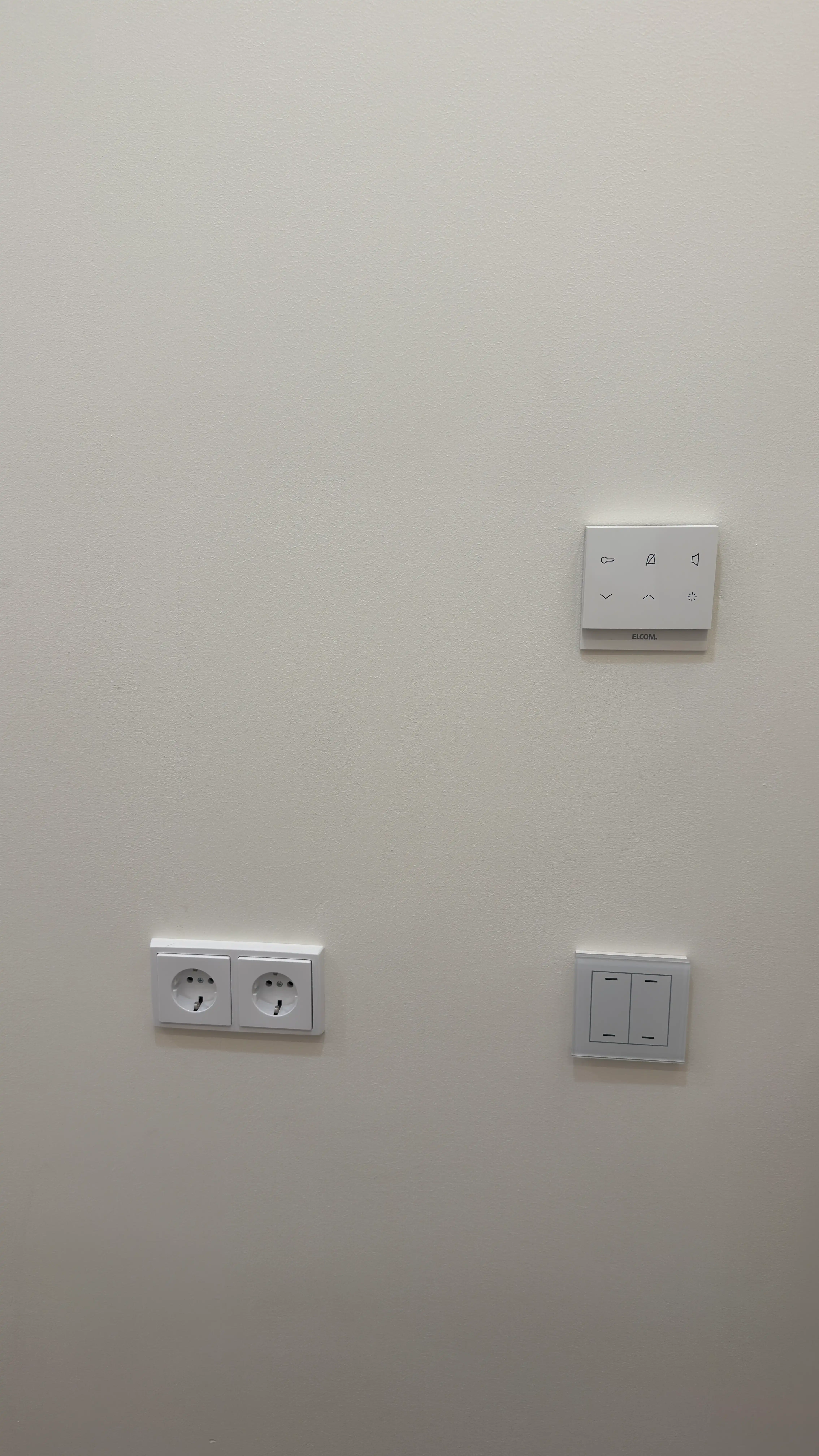 Elcom Sprechanlage für Wohngebäude – Türkommunikation und Video-Gegensprechanlage für Mehrfamilienhäuser und Smart Home Integration